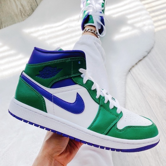 Nike air jordan 1 mid sneakers - Picture 1 of 2